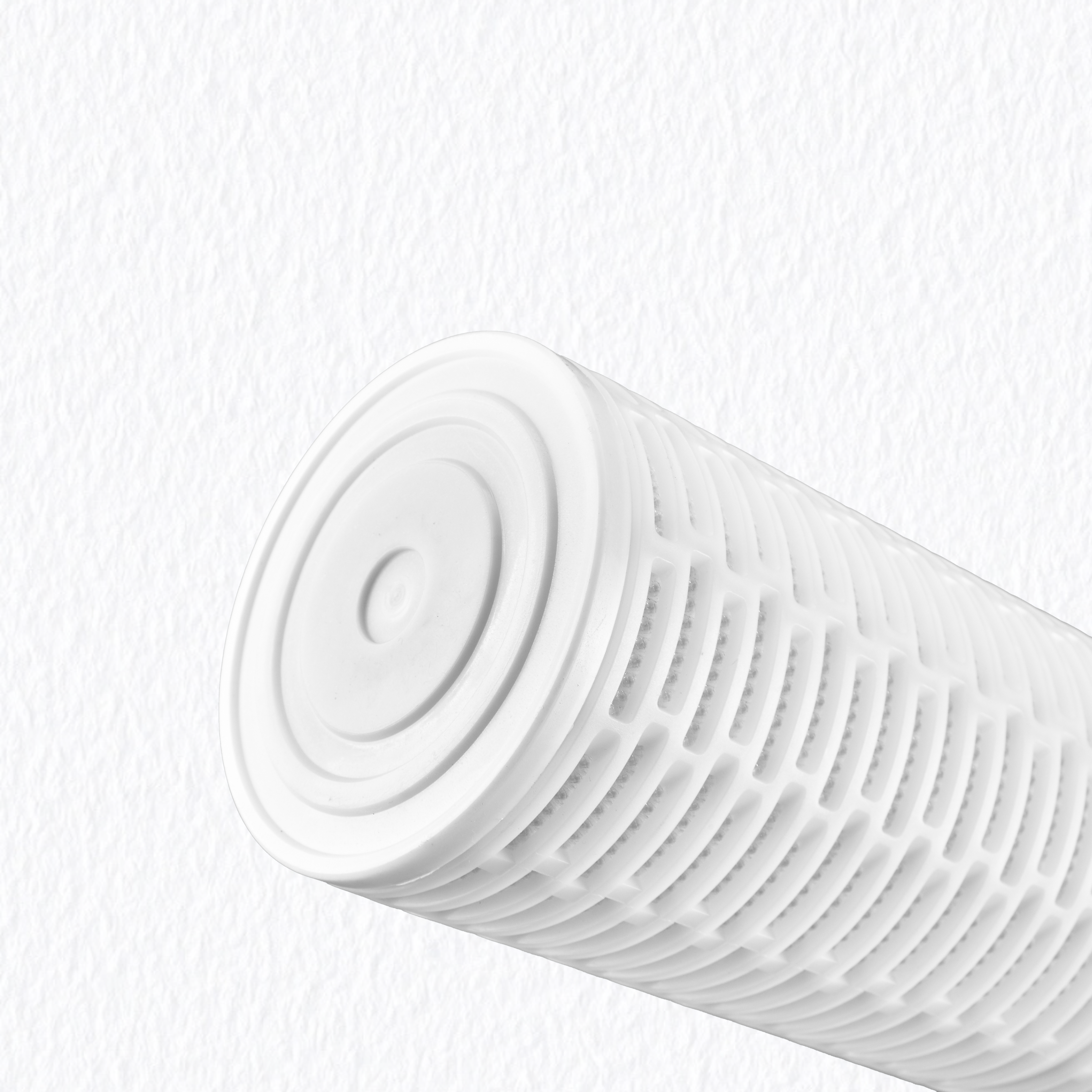 Multi-layer graded density nanofiber structure of the D-HFA series filter ensuring 3X longer service life and superior dirt holding capacity.